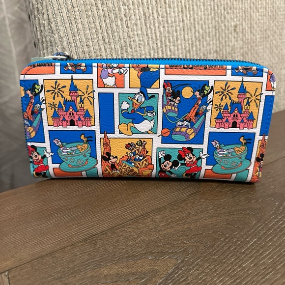 NWT Loungefly Disney Parks Play in the Park Wallet Mickey Minnie Donald Goofy - Picture 2 of 7